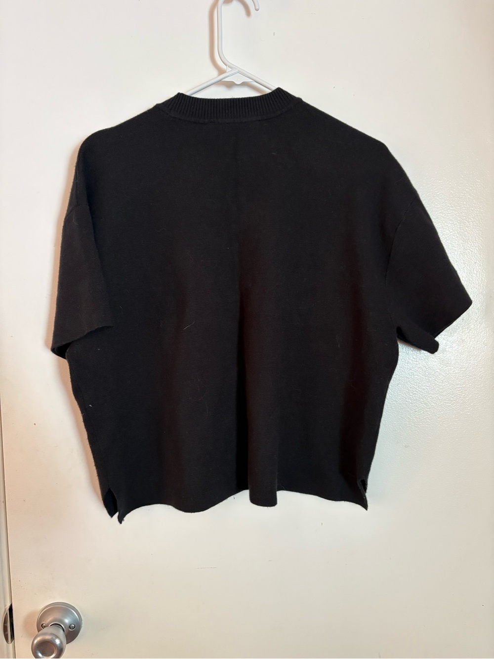 Abercrombie & Fitch Black Short-Sleeve Crewneck Knit Tee - Picture 2 of 2